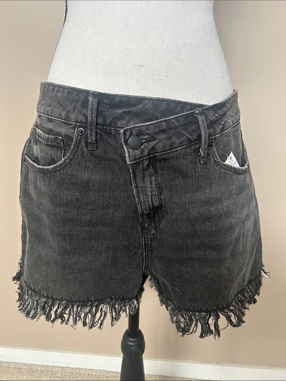 NWT Good American Good '90s Crossover Shorts Sz 6/28